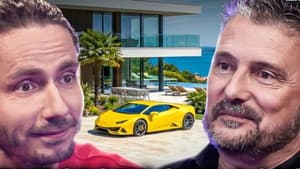 He makes all of France believe he won the EuroMillions and flees to escape the mafia.