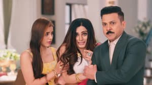 Khushi Slaps Queenie In Anger