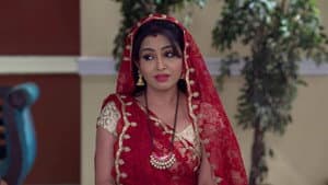Vibhuti Sells Snacks On Prem’s Cycle