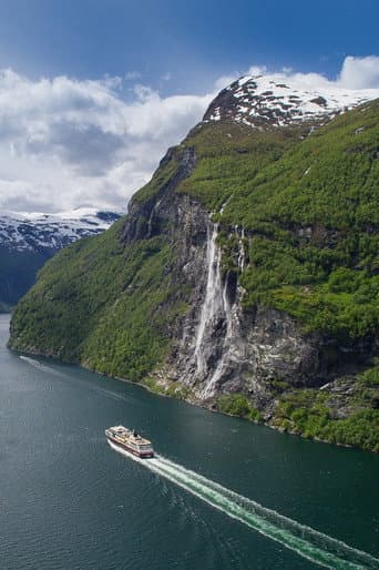 Fjorde, Nordkap und Polarlicht - Norwegens legendäre Hurtigruten (2018) poster