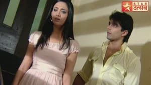 Riddhima Accidentally Hugs Armaan