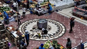 Tajikistan: Islam under surveillance /Uganda: the cinema of the slum