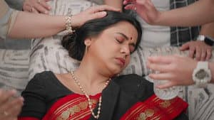 Virat and Amruta escape the goons