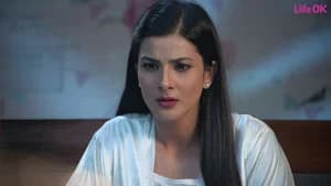 Sarika Offers to Help Vikram