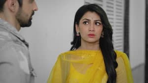 Abhiraj's goons attack Virat and Amruta