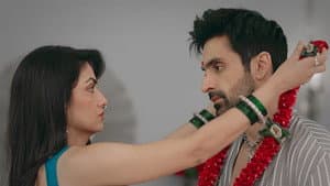 Dildar accepts Amu as his daughter in law