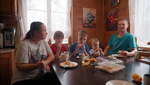 Russia: Putin wants children / Syria: The stolen children