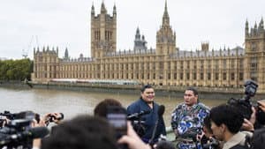 Sumo wrestlers, heavyweights of diplomacy