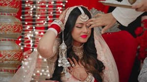Amruta slaps Ishika