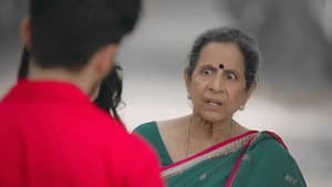 Dnyaneshwari bumps into Babita